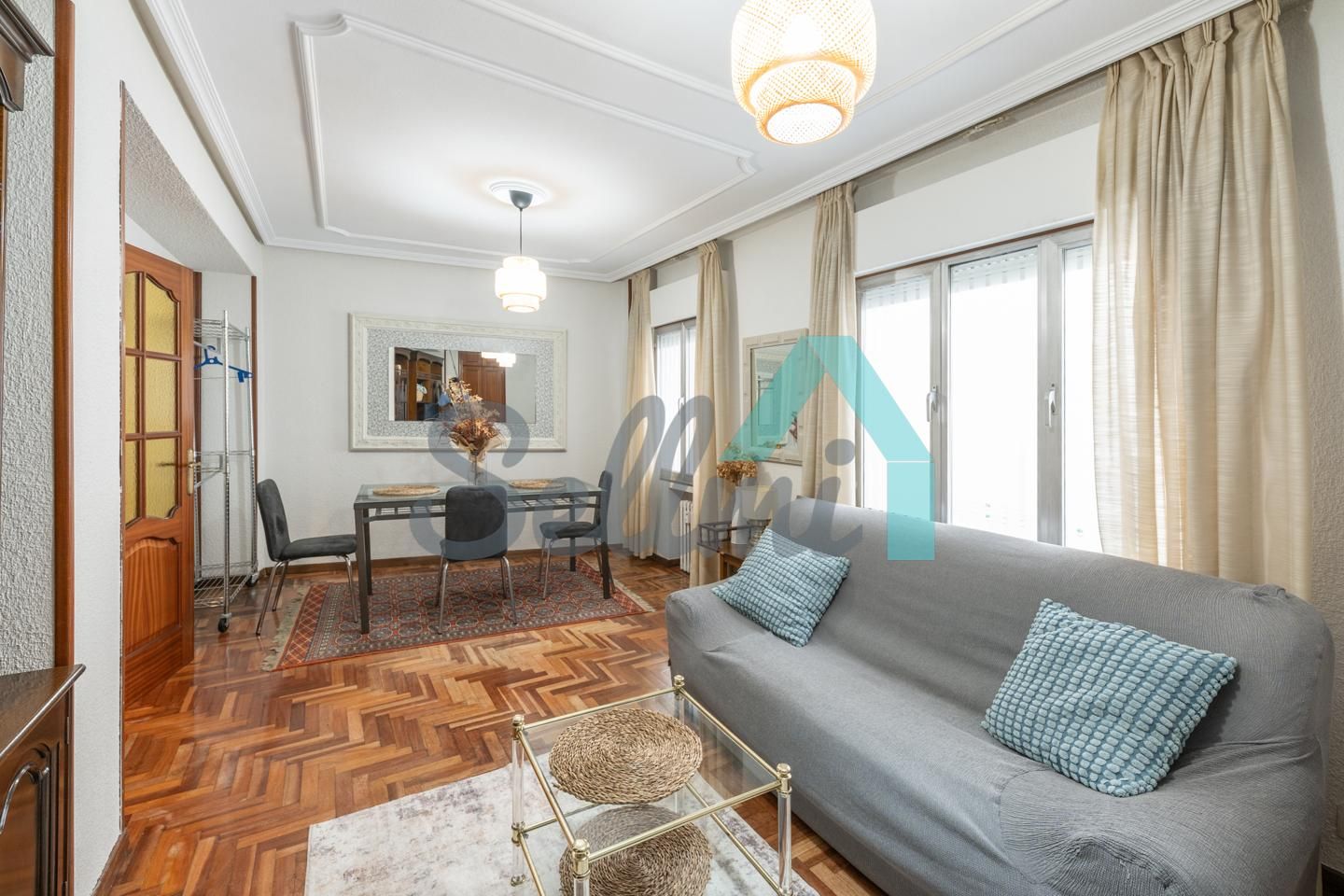 Living room of Flat for sale in Oviedo   with Heating, Parquet flooring and Terrace