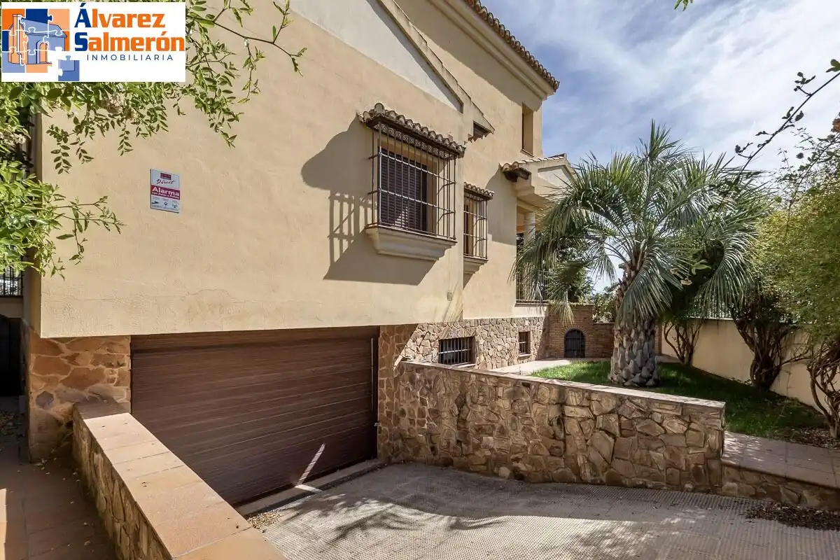 Casa con jardín en venta en Calle MARIANA PINEDA, imagen 6