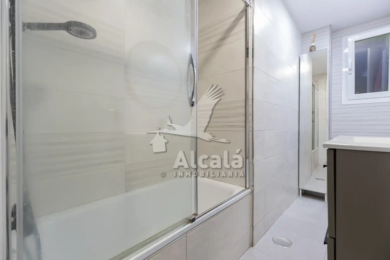 Baño de Piso en venta en Alcalá de Henares con Aire acondicionado, Calefacción y Terraza