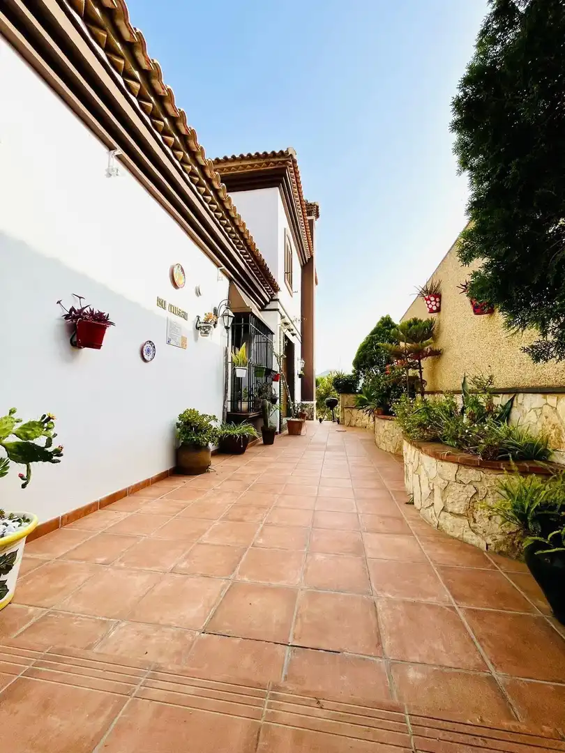 Houses for sale in Algeciras  with Terrace