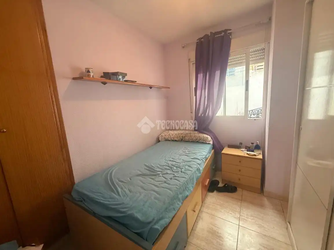 Dormitori de Pis en venda en Alicante / Alacant amb Terrassa i Balcó