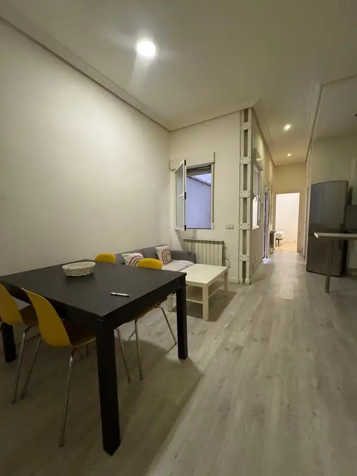 Sala d'estar de Planta baixa en venda en Madrid amb Calefacció i Moblat