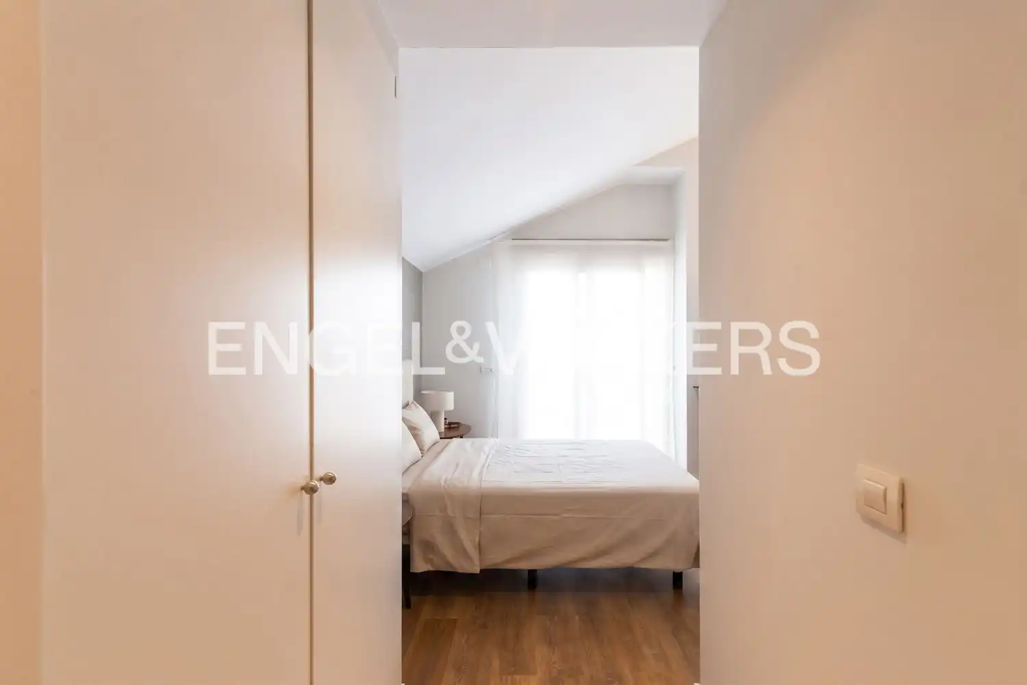 Habitación de Ático en venta en Valencia con Aire acondicionado, Calefacción y Jardín privado