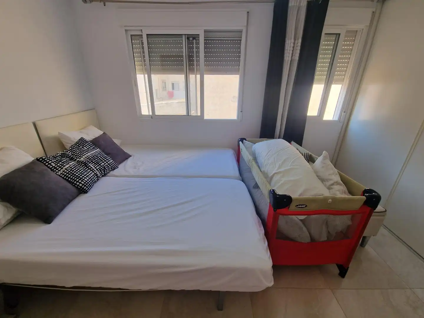 Schlafzimmer von Dachboden zum Verkauf in Águilas mit Klimaanlage und Möbliert