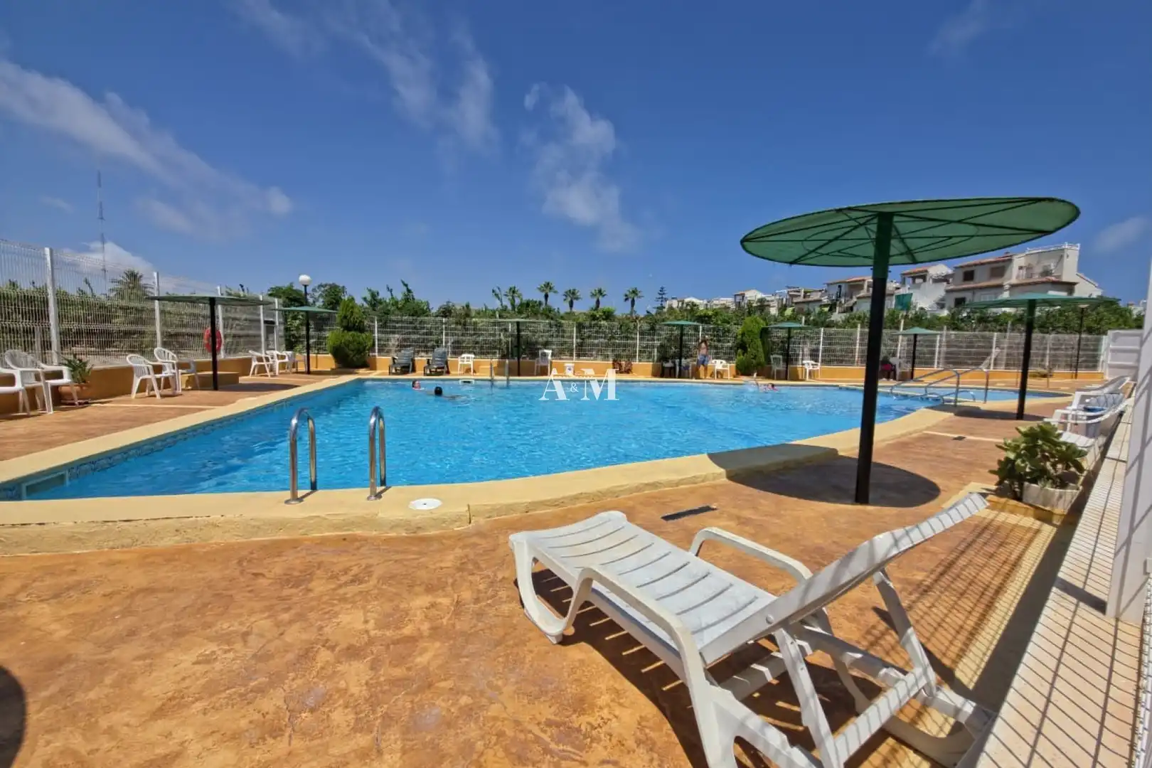 Piscina de Planta baixa de lloguer en Guardamar del Segura amb Jardí privat, Terrassa i Piscina