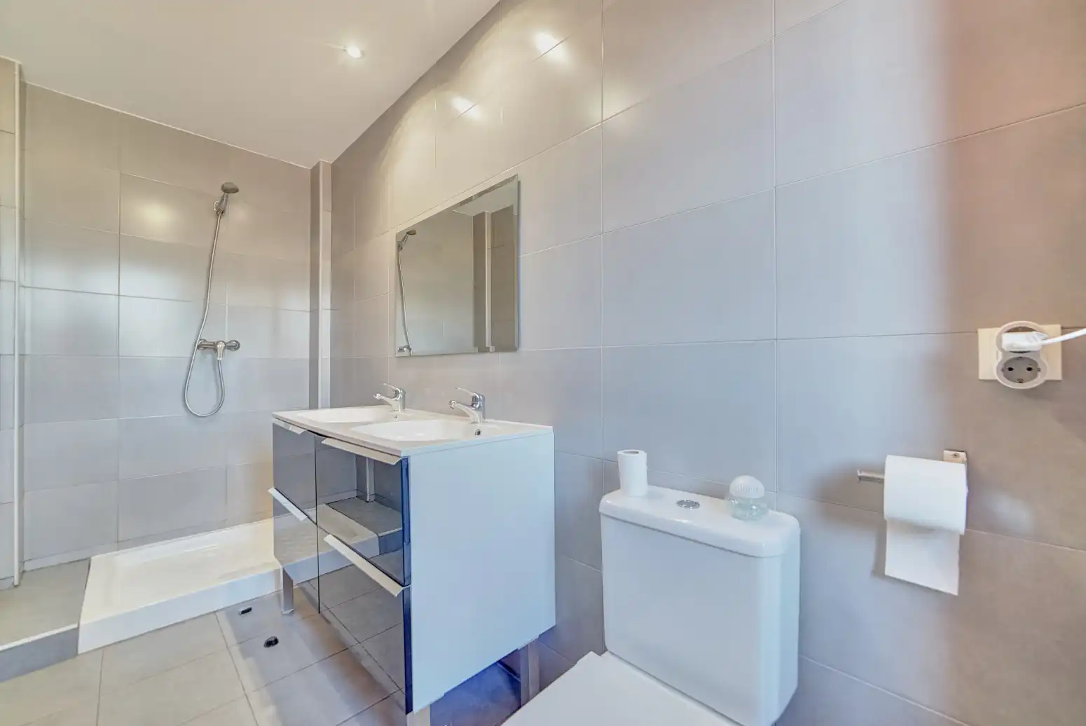 Bathroom of Detached homes for sale in Enériz / Eneritz  with Heating, Private garden and Parquet flooring