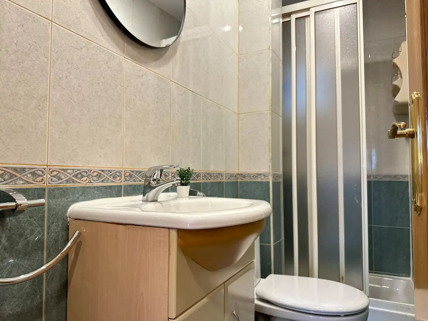 Bathroom of Flat for rent in Madrid  with Air Conditioner, Heating and Furnished