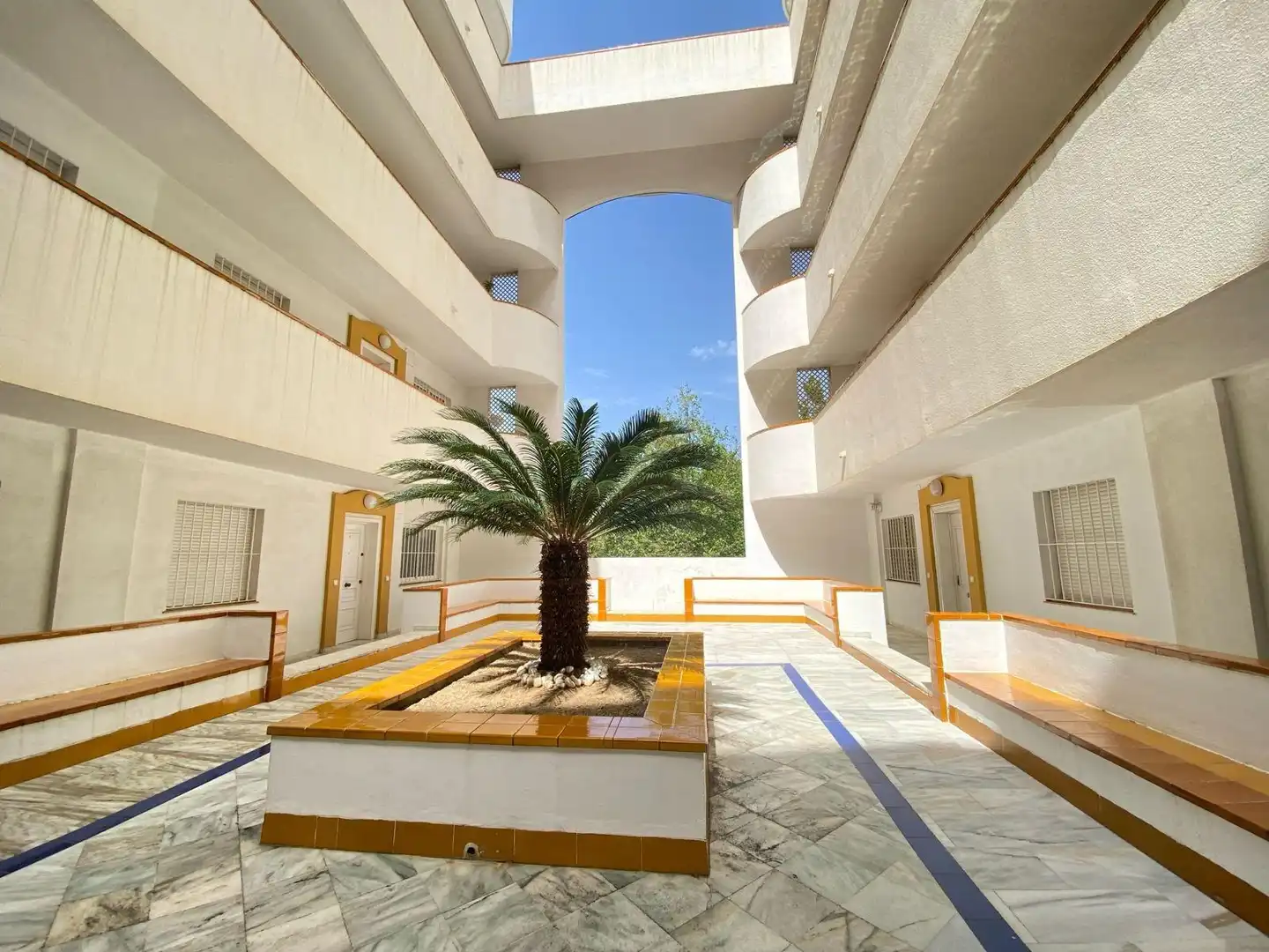 Vista exterior de Piso en venta en Castillo Sohail - Myramar