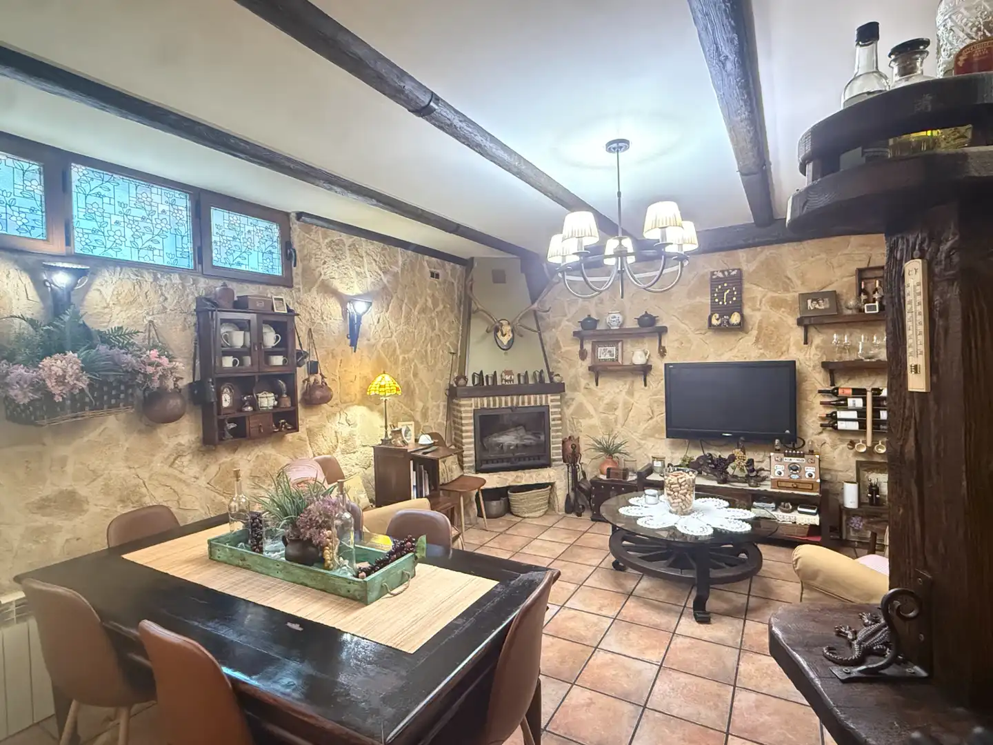 Living room of Houses for sale in Alcalá de Henares  with Air Conditioner, Heating and Private garden