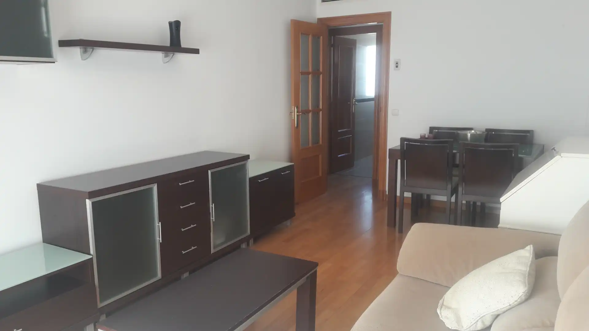 Living room of Flat for rent in Zaragoza  with Air Conditioner, Heating and Parquet flooring