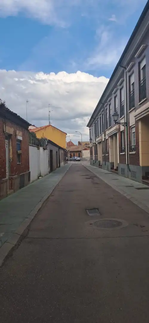 Außenansicht von Residential zum Verkauf in Palencia Capital