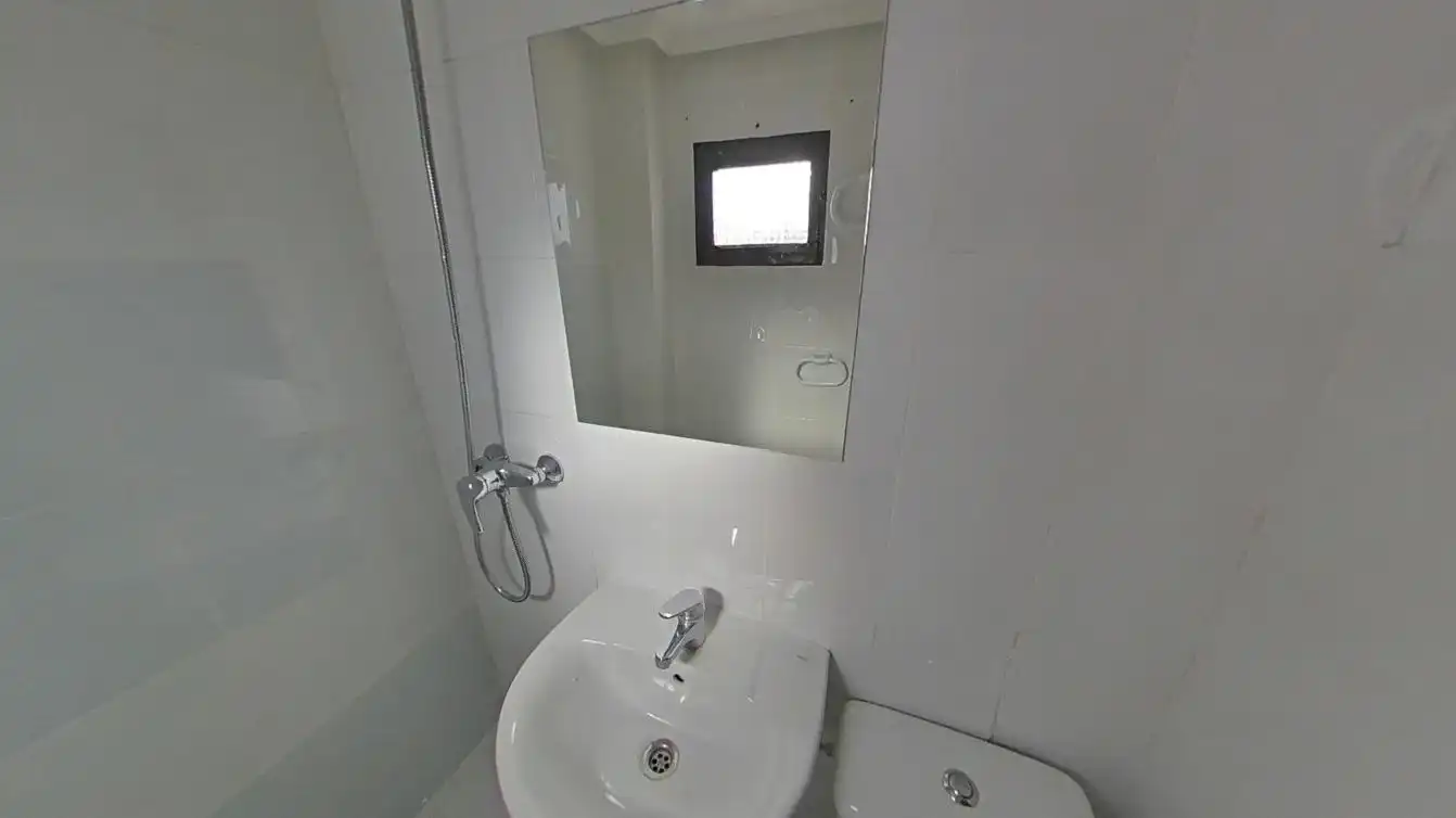 Bathroom of Flat for sale in Madrid
