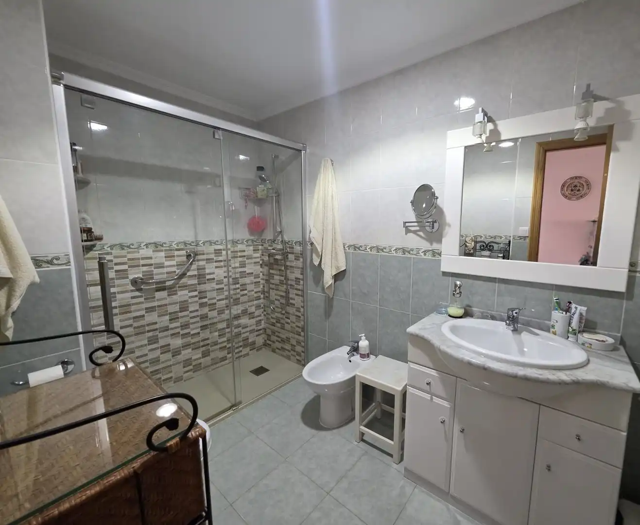 Badezimmer von Dachboden zum Verkauf in Santa Pola mit Klimaanlage, Terrasse und Abstellraum