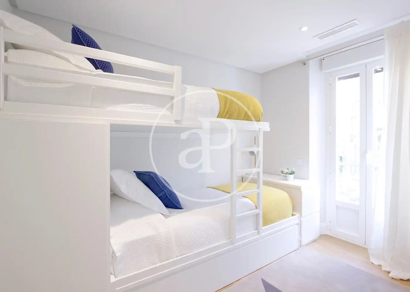 Bedroom of Flat for rent in Barrio de Salamanca