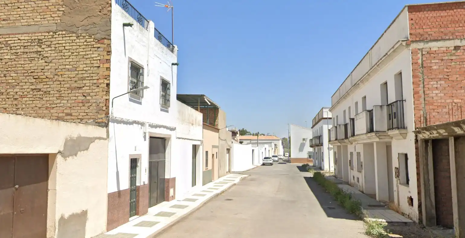 Adossat en venda a Alcalá del Río, imagen 2