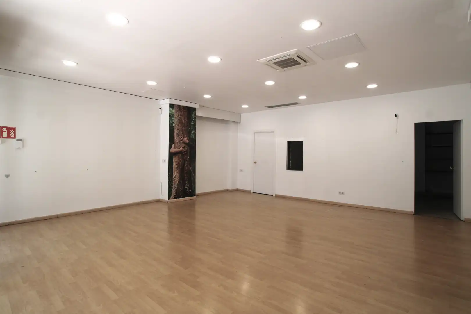 Local de alquiler en Argentona con Parquet