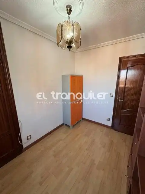 Bedroom of Flat for rent in Madrid  with Air Conditioner, Furnished and Washing machine