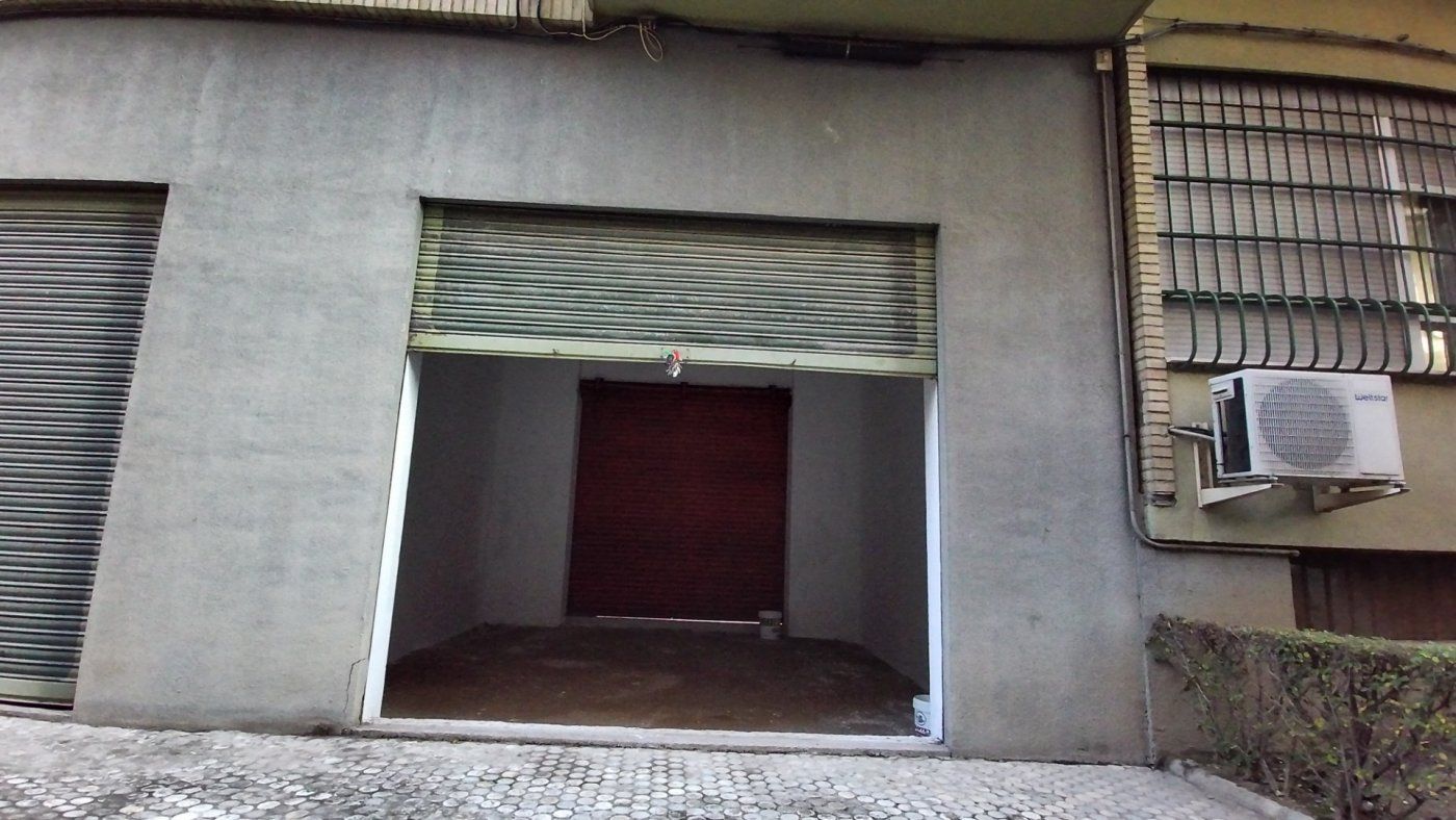 Box room to rent in  Granada Capital