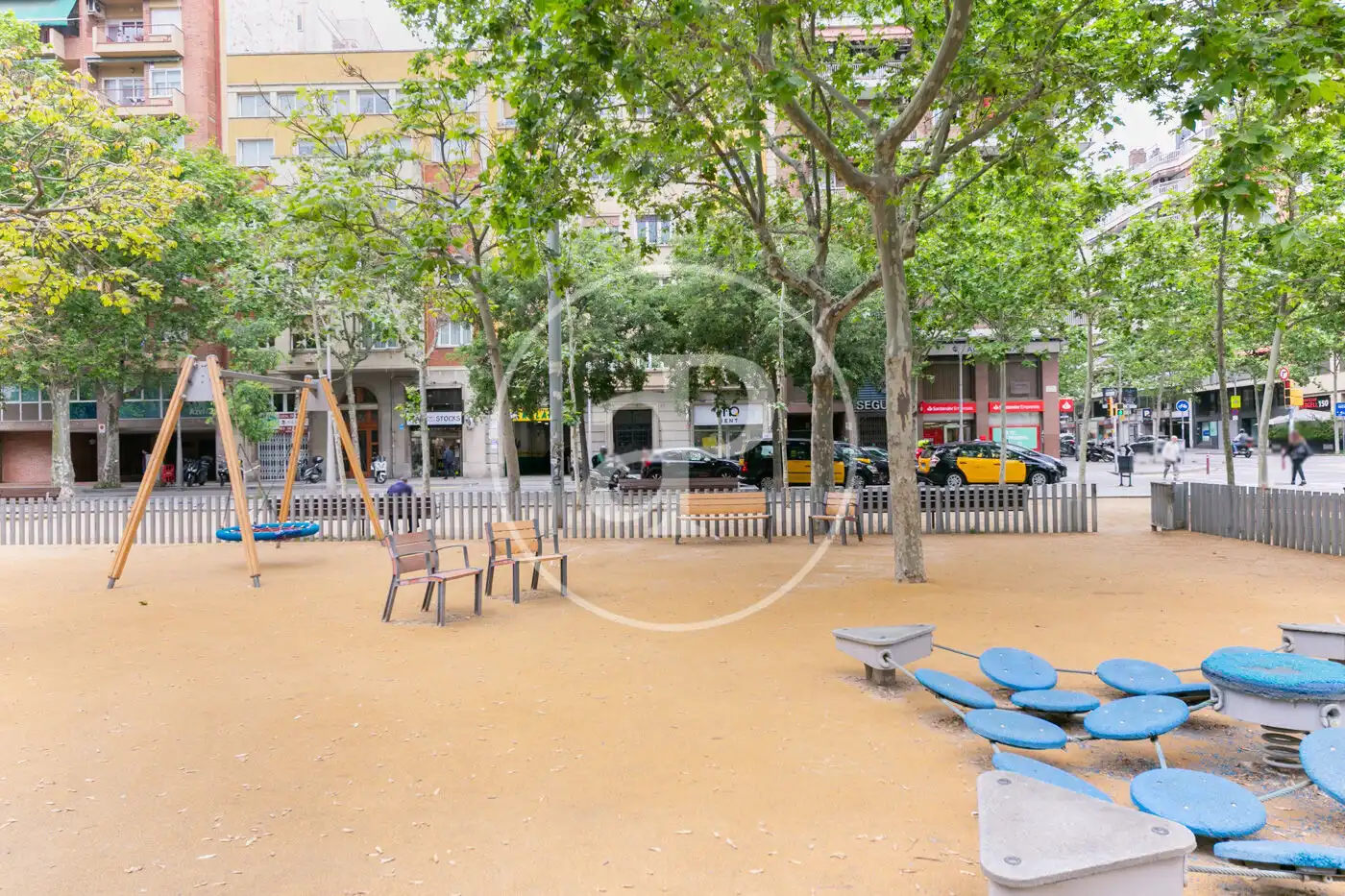 Vista exterior de Pis en venda en Barcelona amb Calefacció i Balcó