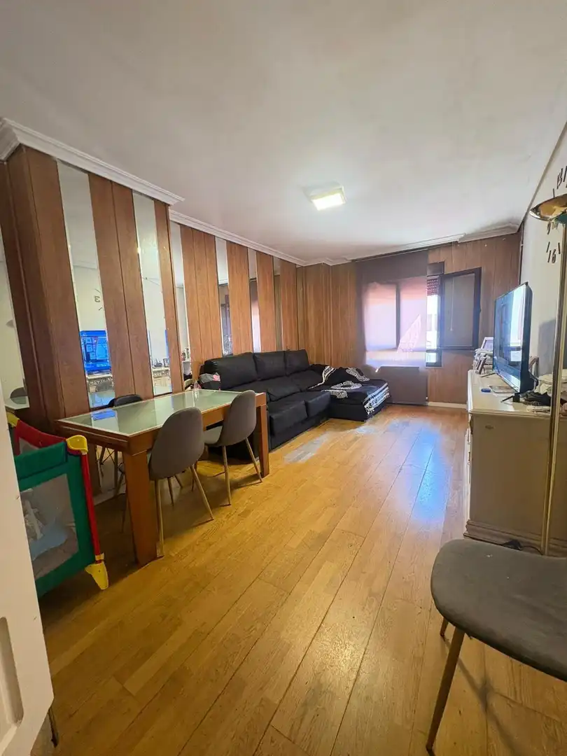 Sala de estar de Piso en venta en Salamanca con Calefacción, Terraza y Trastero