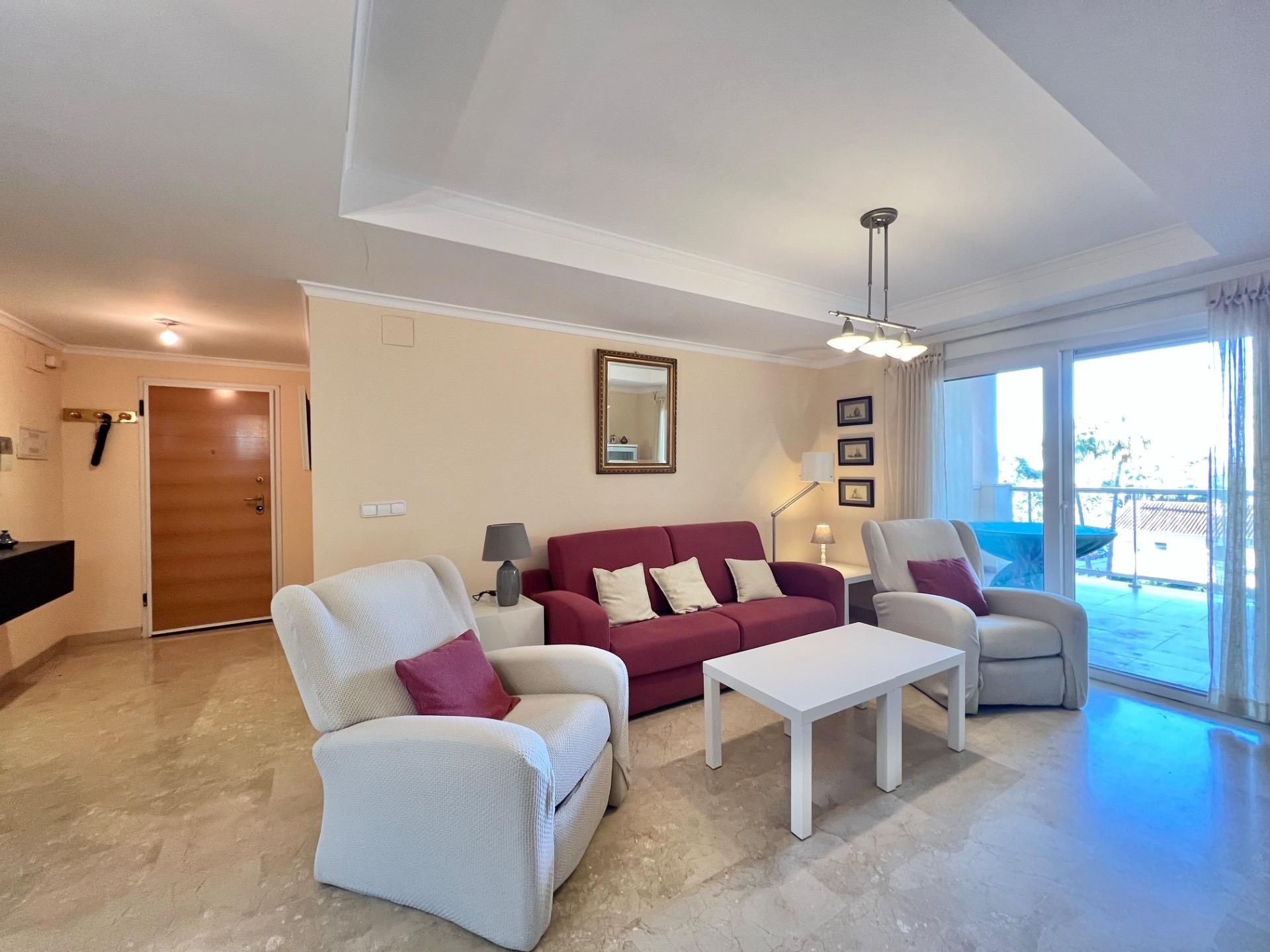 Sala d'estar de Pis de lloguer en Dénia amb Aire condicionat, Calefacció i Jardí privat