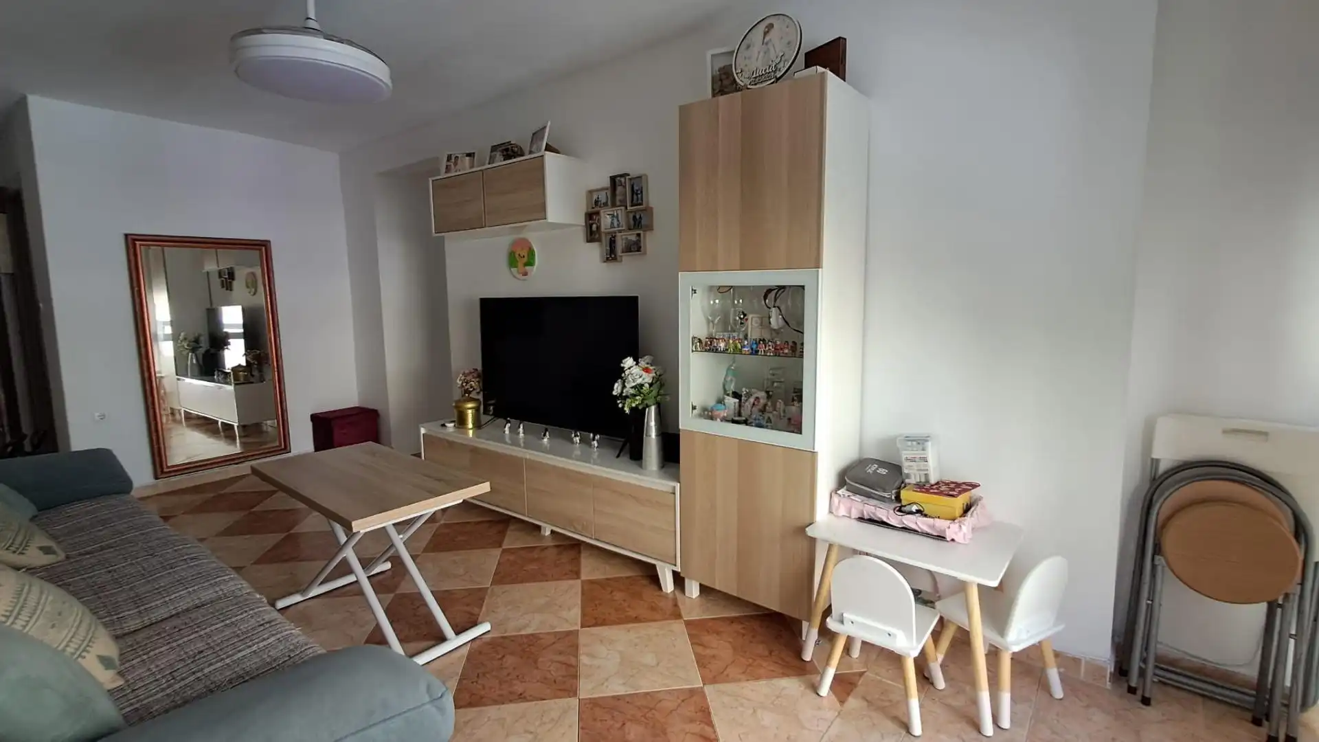 Sala de estar de Piso en venta en Carretera de Cádiz