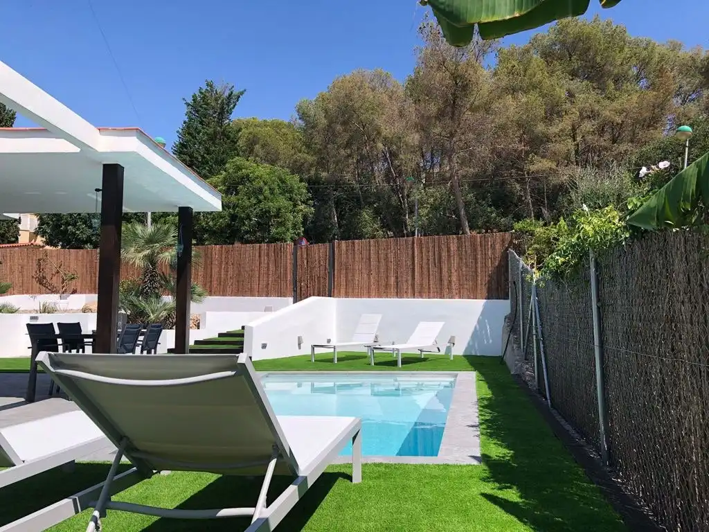 Schwimmbecken von Haus oder Chalet zur Miete in Sant Pere de Ribes mit Klimaanlage, Heizung und Privatgarten