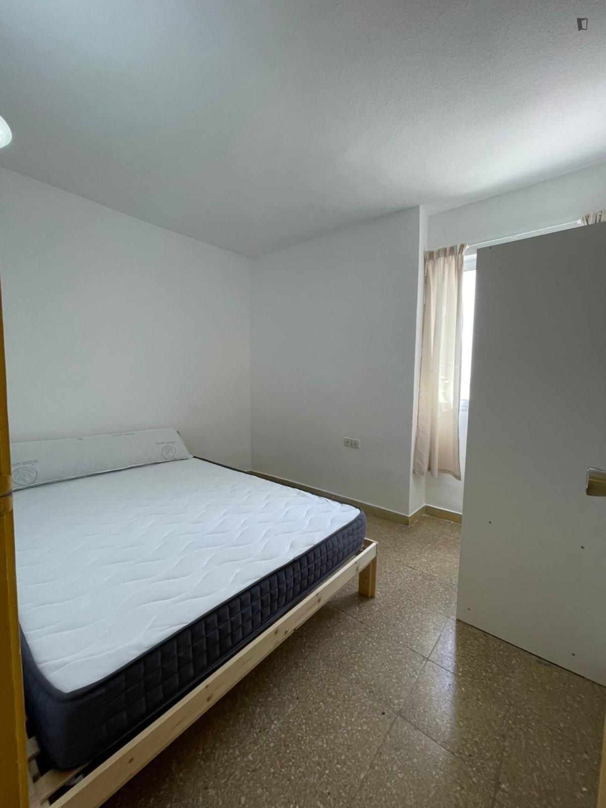 Habitación de Apartamento para compartir en Las Palmas de Gran Canaria con Amueblado, Lavadora y Microondas