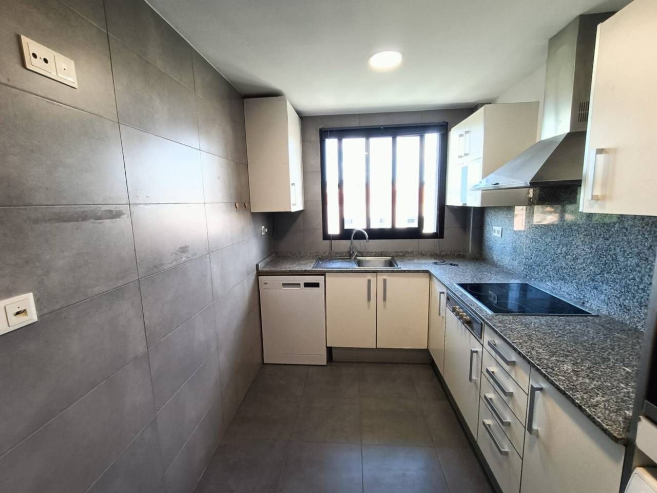 Kitchen of Attic for sale in Girona Capital  with Air Conditioner, Heating and Parquet flooring