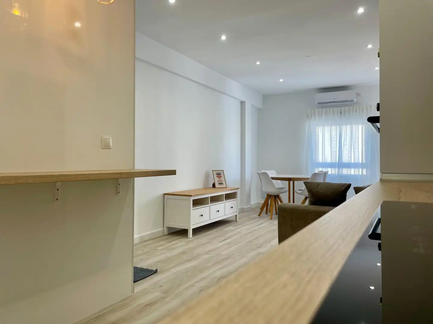 Sala d'estar de Pis de lloguer en Córdoba amb Aire condicionat, Terrassa i Moblat