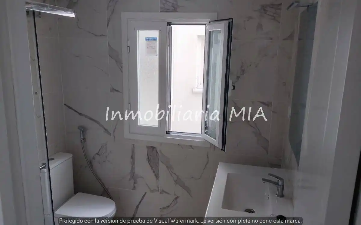 Baño de Piso en venta en Torremolinos