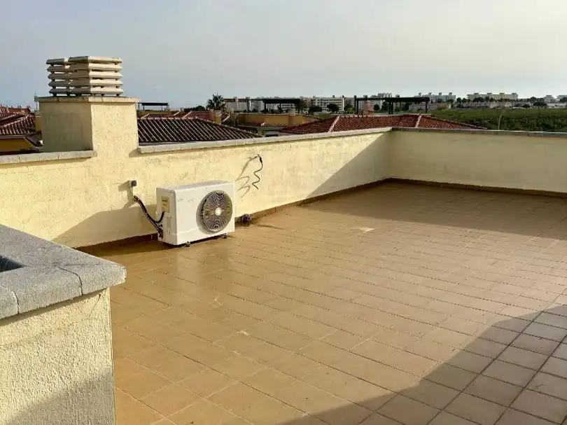 Àtic amb piscina en venda a Urbanització Solemio 1, imagen 3