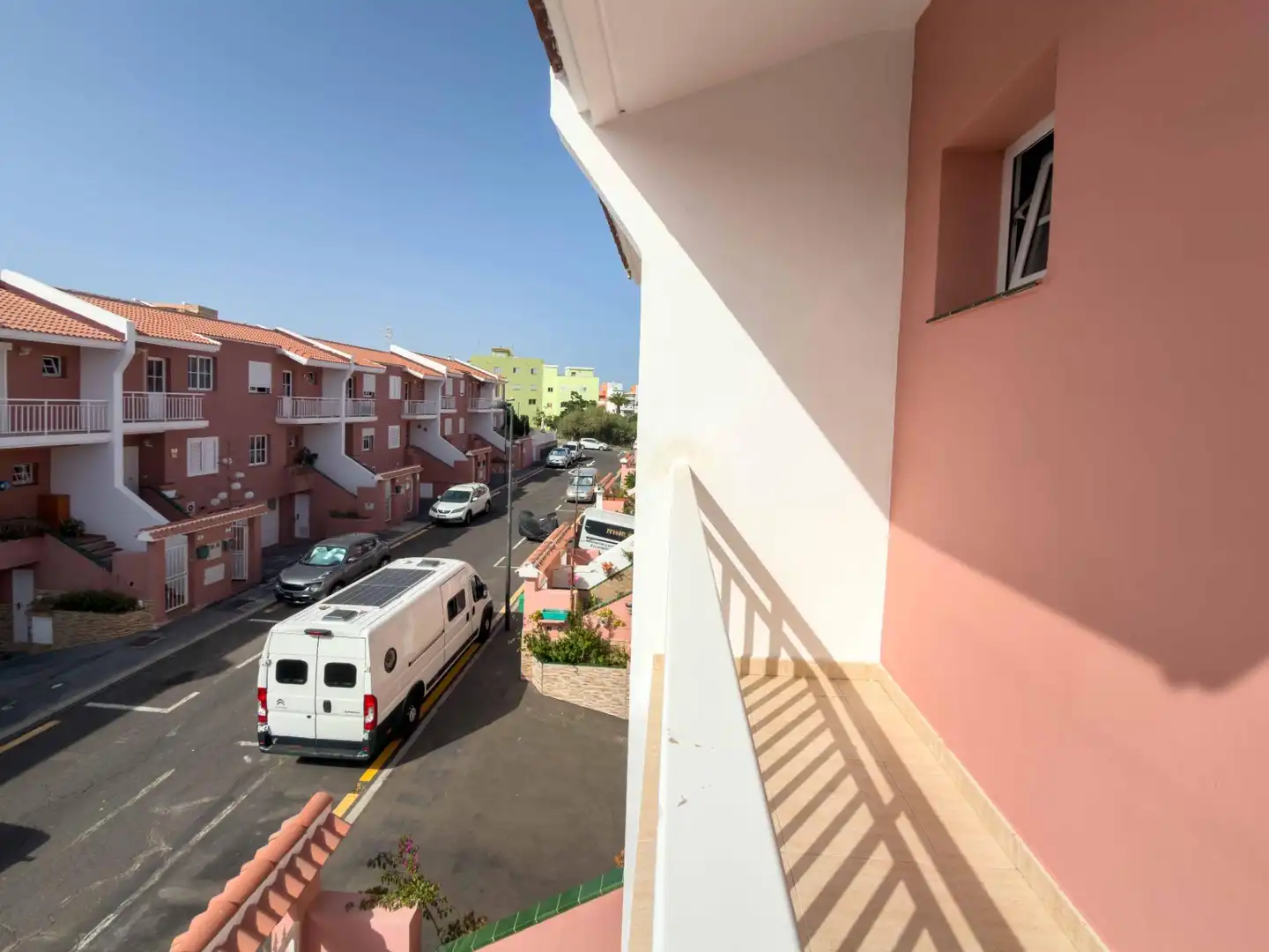 Vista exterior de Casa adosada en venda en Granadilla de Abona amb Terrassa, Traster i Moblat