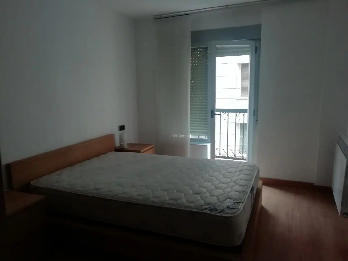 Dormitori de Apartament de lloguer en Salamanca amb Calefacció, Parquet i Moblat