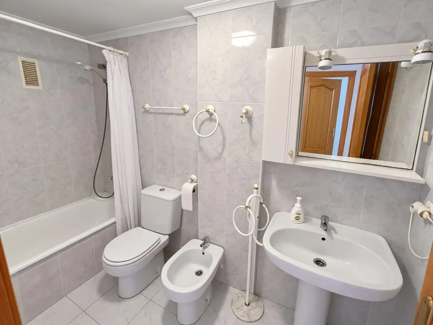 Baño de Apartamento en venta en Playa de los Locos