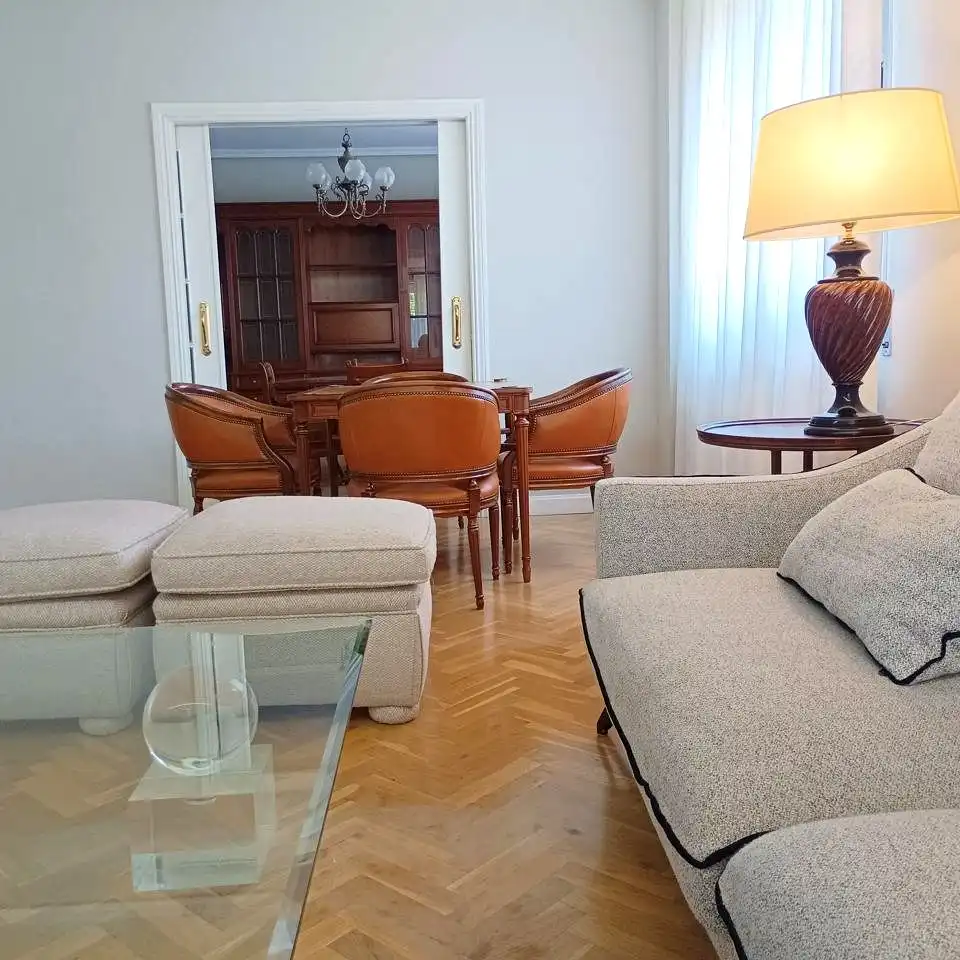 Living room of Flat for rent in Madrid  with Air Conditioner, Heating and Parquet flooring