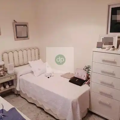 Habitación de Apartamento en venta en Badajoz con Aire acondicionado, Calefacción y Jardín privado