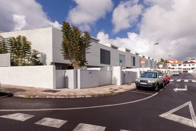 Casa adosada en Venta en Centro