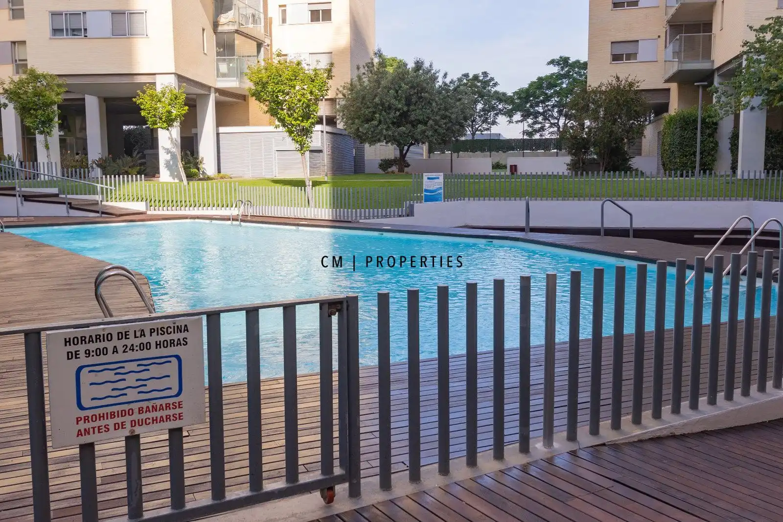 Piscina de Pis en venda en Valencia amb Aire condicionat, Calefacció i Terrassa