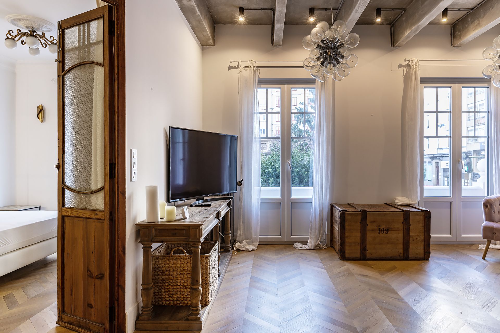 Living room of Flat for sale in A Coruña Capital   with Heating, Parquet flooring and Oven