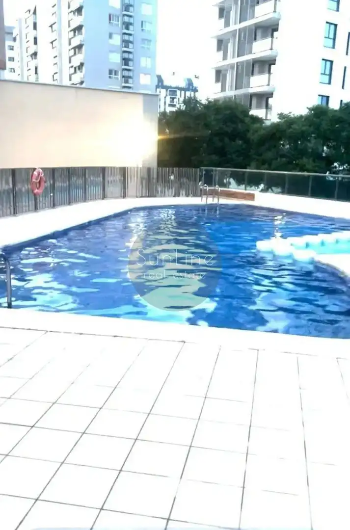 Schwimmbecken von Wohnung zur Miete in Quatre Carreres