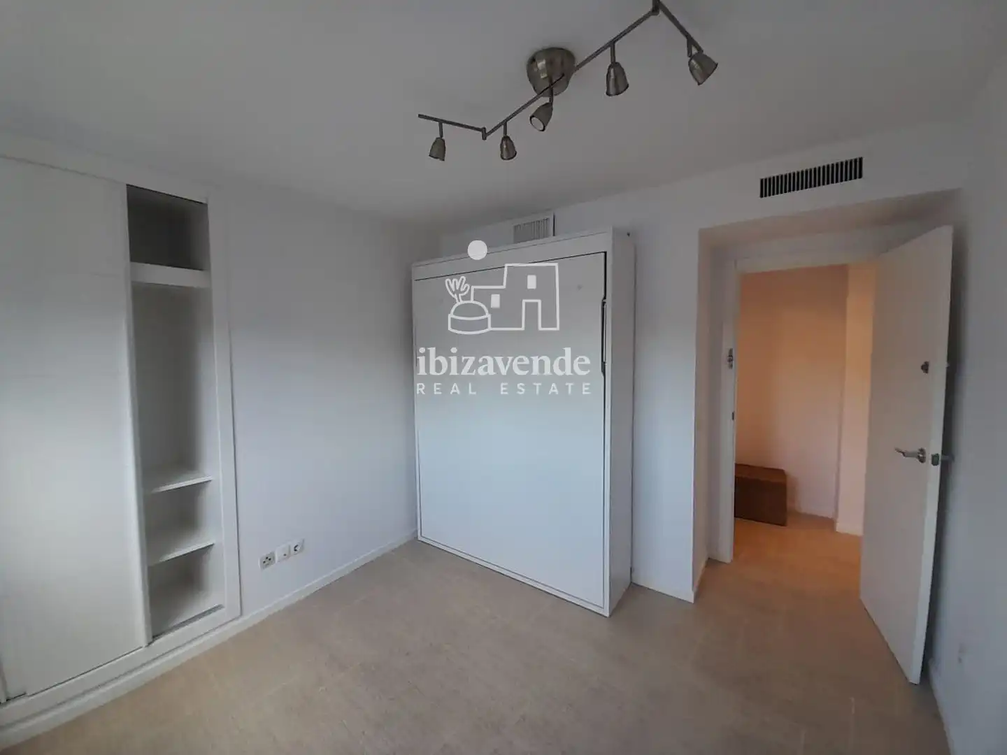 Dormitori de Pis en venda en Santa Eulària des Riu amb Aire condicionat, Calefacció i Terrassa