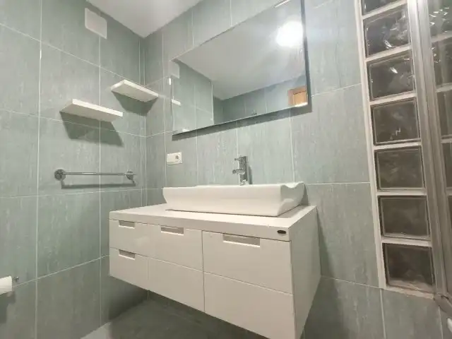Bathroom of Flat for sale in Vigo   with Heating, Storage room and Balcony
