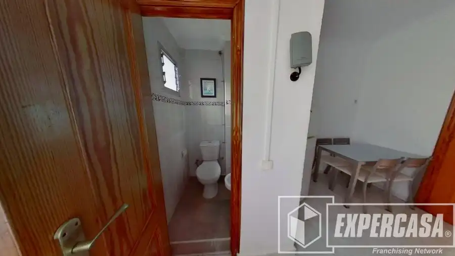 Baño de Piso en venta en Valencia con Aire acondicionado y Internet