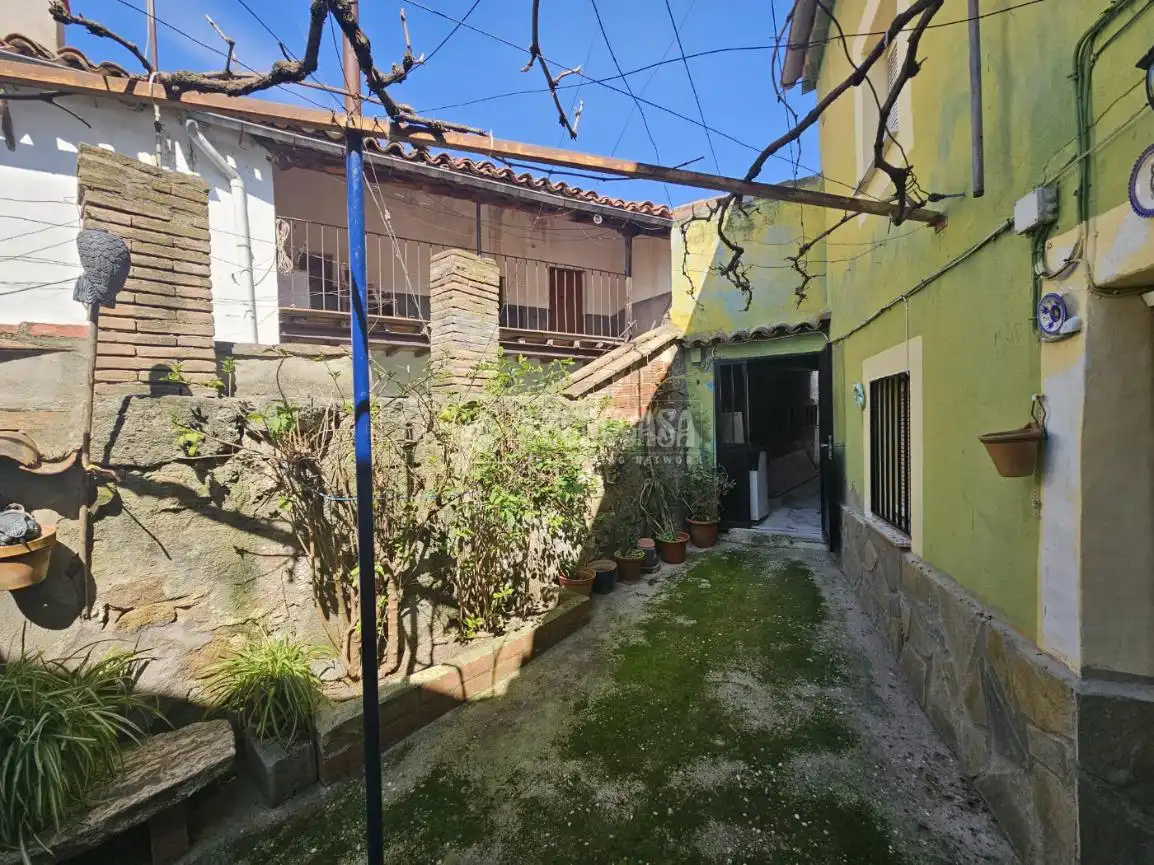 Vista exterior de Casa o chalet en venta en Caleruela con Jardín privado