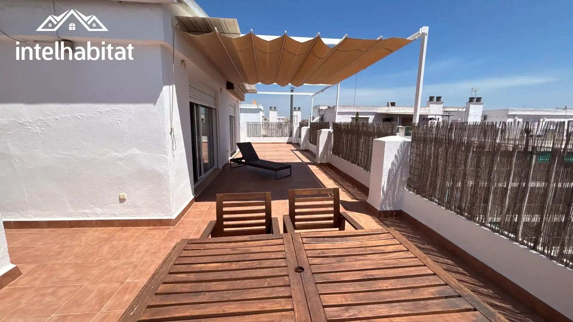Terrasse von Dachboden zur Miete in Valencia mit Klimaanlage, Terrasse und Abstellraum