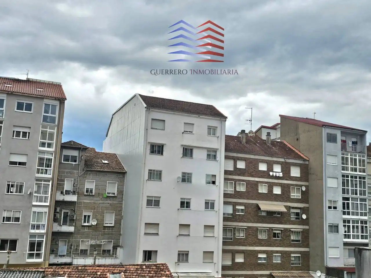 Vista exterior de Apartament de lloguer en Ourense Capital  amb Calefacció, Terrassa i Traster