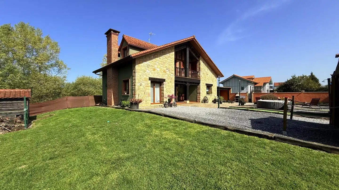 Casa amb jardí en venda a Bárcena de Cicero