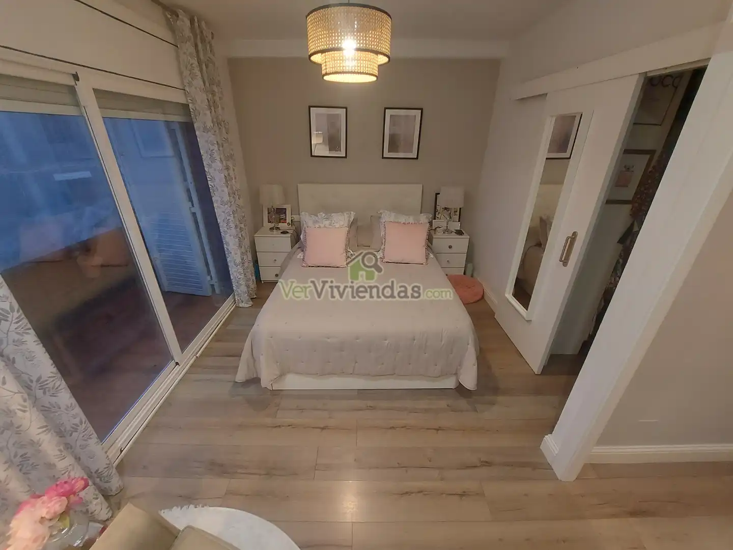 Habitación de Casa adosada en venta en Vallirana con Aire acondicionado, Calefacción y Jardín privado