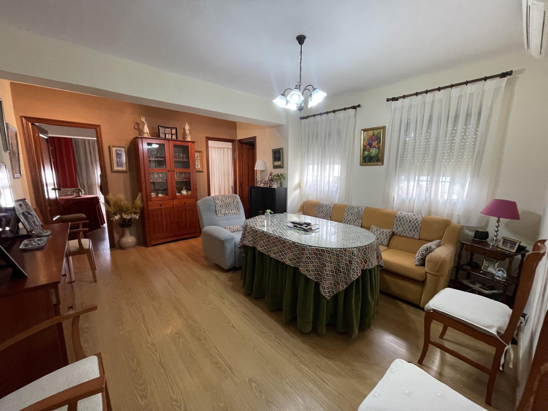 Sala d'estar de Pis en venda en Camas amb Aire condicionat, Terrassa i Moblat